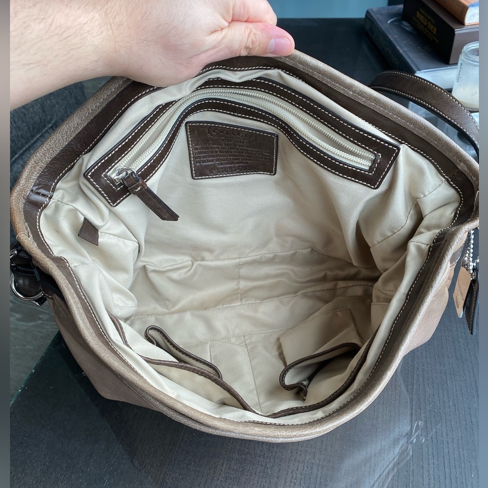 COACH HAL Medium Messenger - Picture 7 of 10